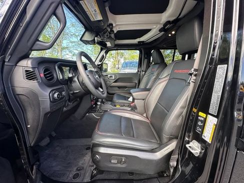 Used 2025 Jeep Wrangler Unlimited Rubicon AWD/4WD image 25