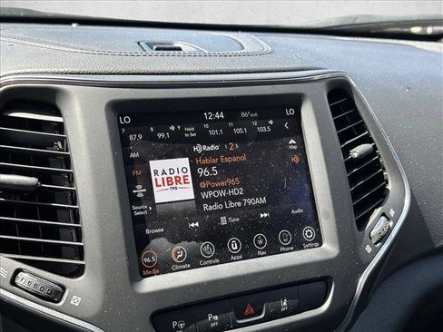 Used 2023 Jeep Cherokee Altitude Lux image 12