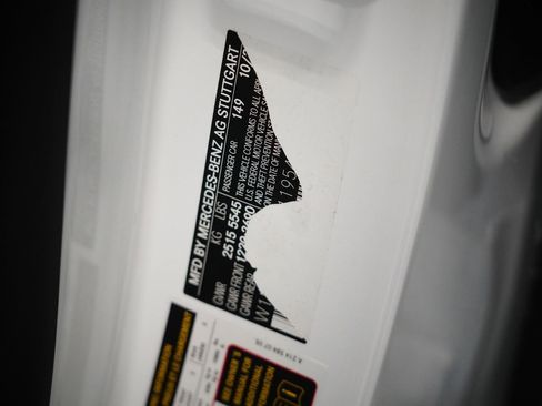 Certified 2025 Mercedes-Benz E 350 4MATIC Sedan image 31