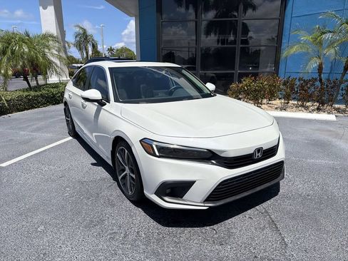 Used 2024 Honda Civic Touring image 2
