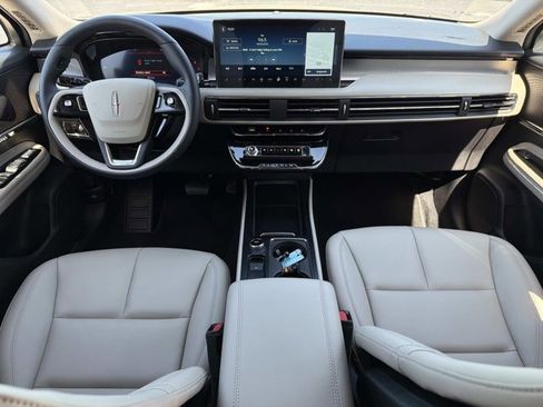 New 2026 Lincoln Corsair Premiere FWD image 24