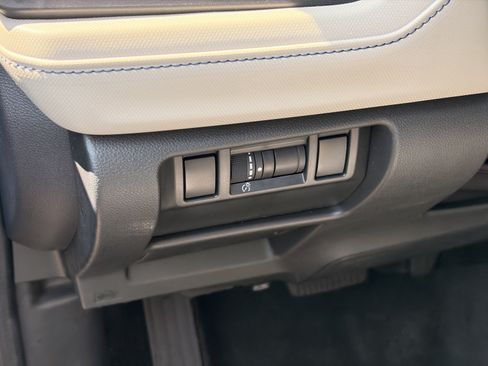 Used 2026 Subaru Forester Premium AWD/4WD image 19