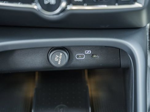 New 2026 Volvo XC40 B5 Plus w/ Climate Package AWD/4WD image 25