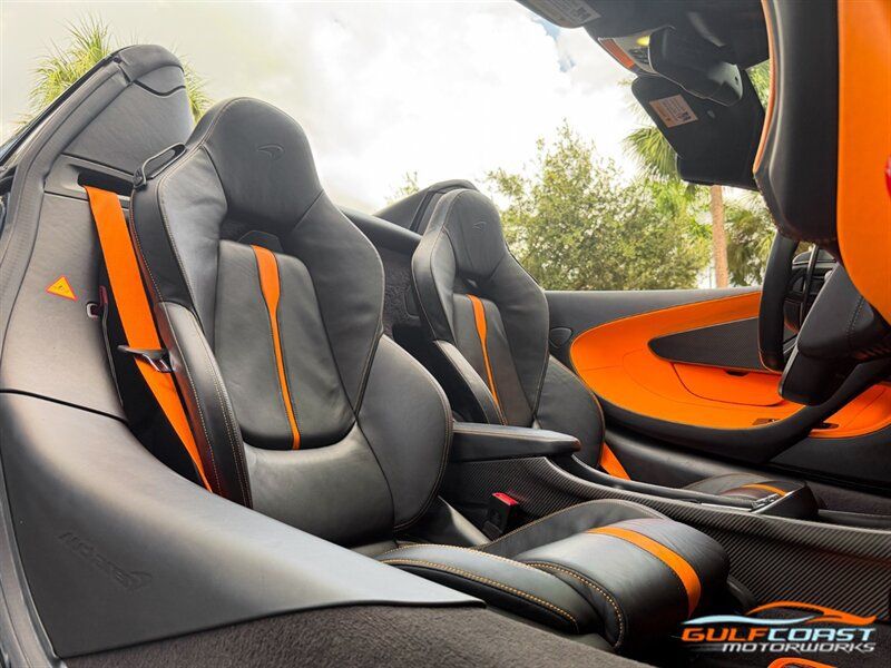 Used 2018 McLaren 570S Spider RWD image 27
