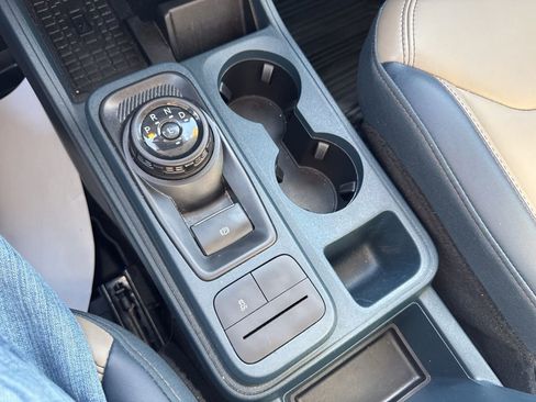 Used 2025 Ford Maverick Lariat image 18