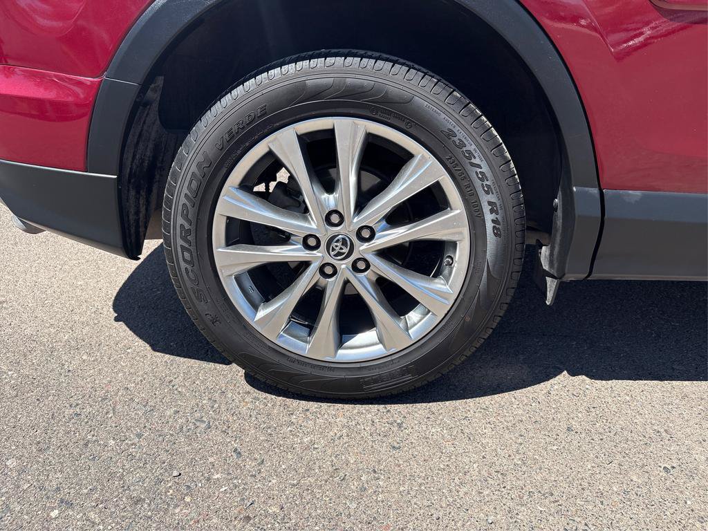Used 2018 Toyota RAV4 Limited AWD/4WD image 34