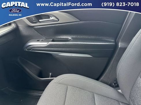 Used 2026 Chevrolet Traverse LT w/ Driver Confidence Package FWD image 28