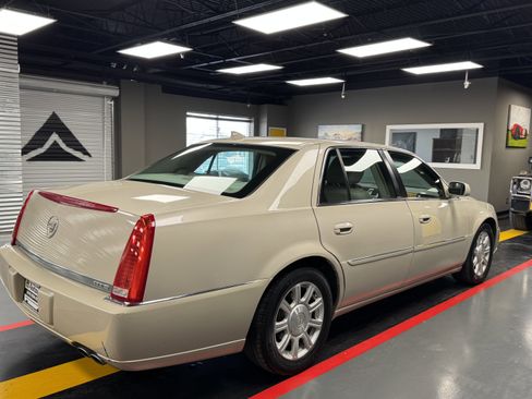 Used 2011 Cadillac DTS image 6