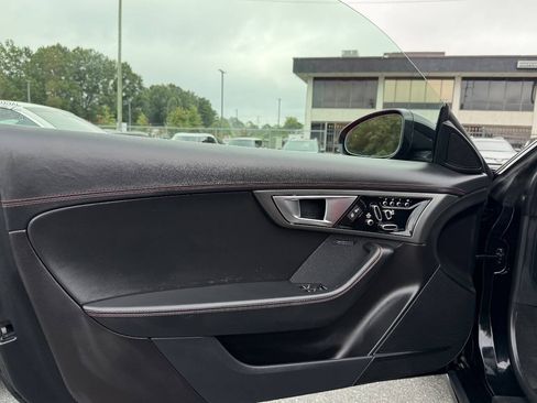 Used 2015 Jaguar F-TYPE R RWD image 10