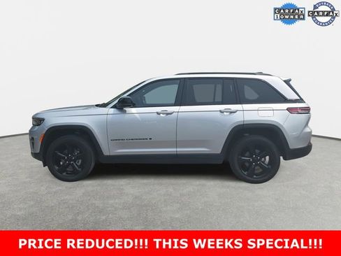 Used 2024 Jeep Grand Cherokee Altitude AWD/4WD image 8