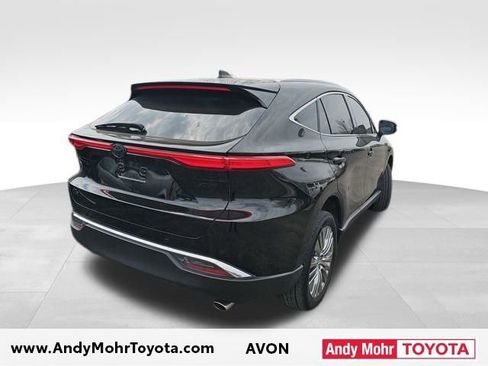 Used 2023 Toyota Venza XLE image 7