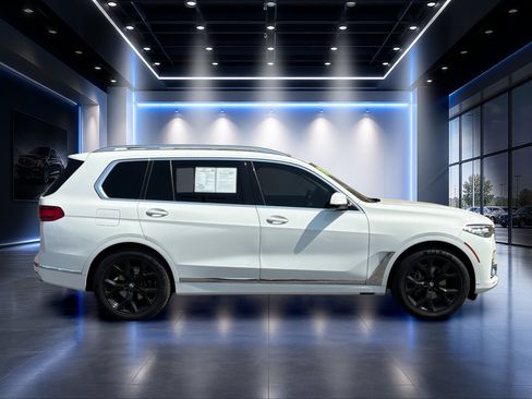 Used 2021 BMW X7 xDrive40i AWD/4WD image 3