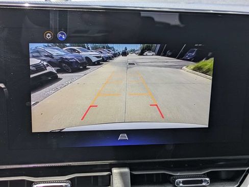 Used 2026 Chevrolet Equinox LT FWD image 21