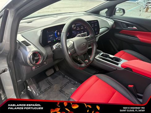Certified 2024 Chevrolet Equinox EV RS FWD image 17