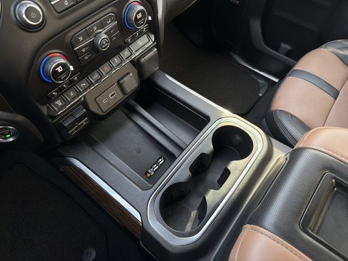 Used 2021 Chevrolet Silverado 2500 High Country w/ Z71 Off-Road Package image 7