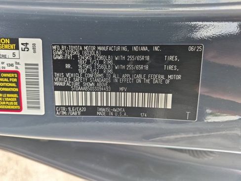 Used 2025 Toyota Grand Highlander AWD image 36