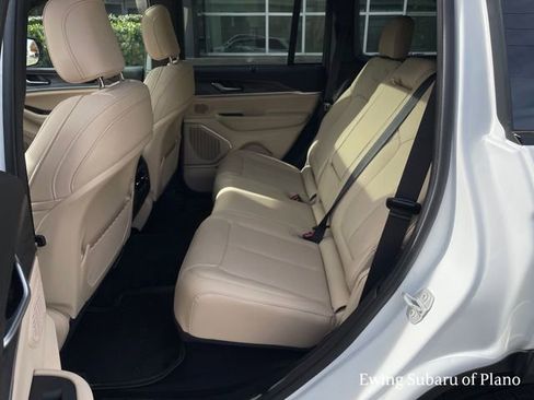 Used 2024 Jeep Grand Cherokee Limited w/ Luxury Tech Group II image 36