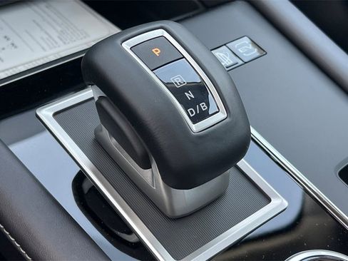 New 2025 Mitsubishi Outlander SE image 23