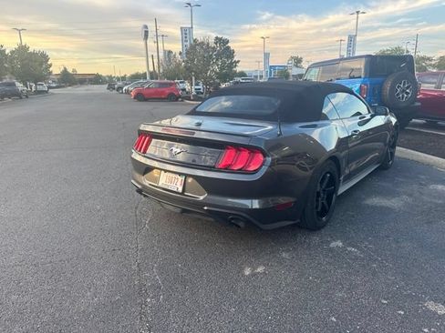 Used 2018 Ford Mustang Premium RWD image 8