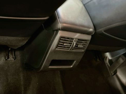 Used 2024 Mitsubishi Outlander SE AWD/4WD image 28