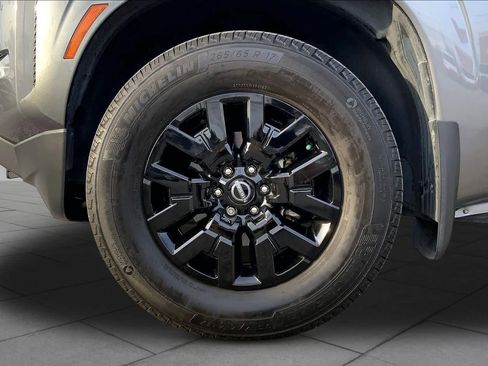 Used 2024 Nissan Frontier SV w/ SV Convenience Package RWD image 10