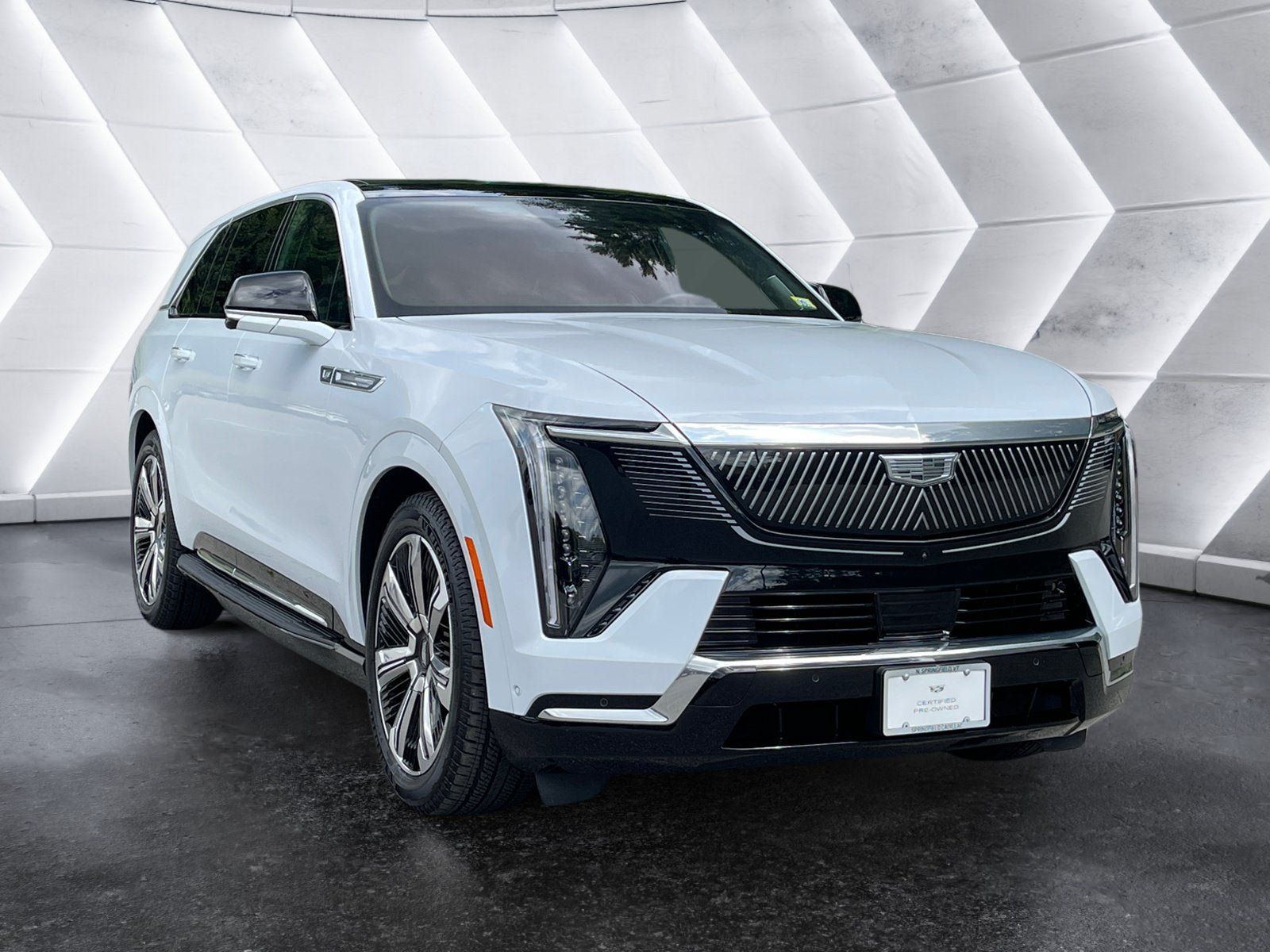Certified 2026 Cadillac Escalade IQ Luxury 2 AWD/4WD image 8