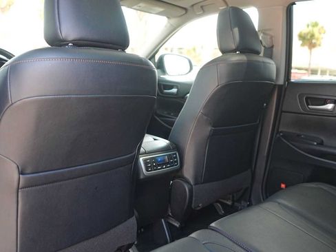 Used 2017 Toyota Highlander Limited Platinum FWD image 13