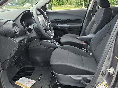 Used 2025 Nissan Kicks Play S image 5