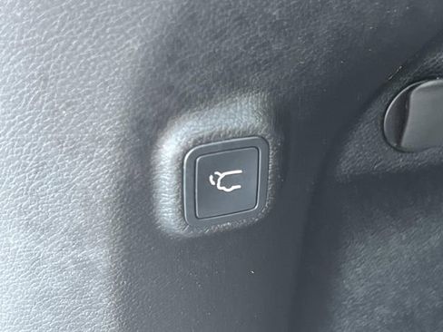 Used 2020 Jeep Cherokee Limited AWD/4WD image 12