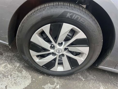 Used 2025 Nissan Altima 2.5 S image 10