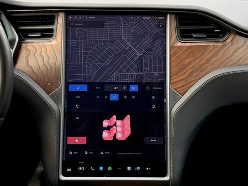 Used 2020 Tesla Model X Long Range image 16