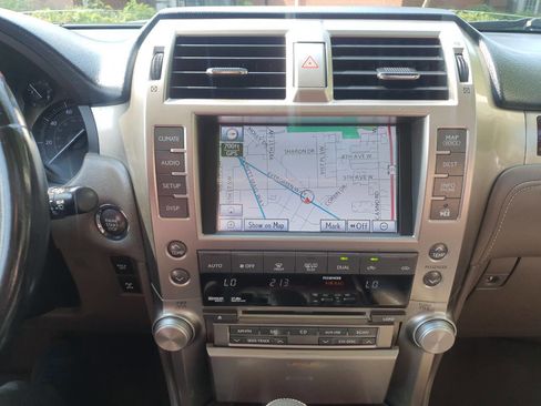 Used 2011 Lexus GX 460 image 33