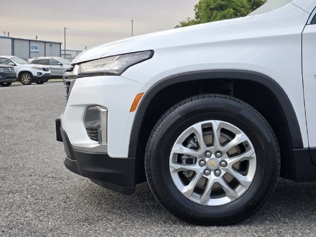Used 2023 Chevrolet Traverse LS w/ Safety Package FWD image 9