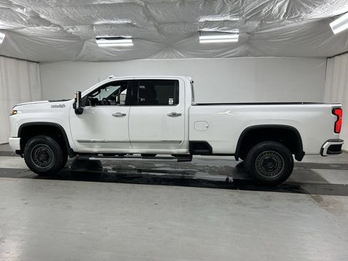 Used 2024 Chevrolet Silverado 3500 High Country w/ High Country Premium Package AWD/4WD image 6