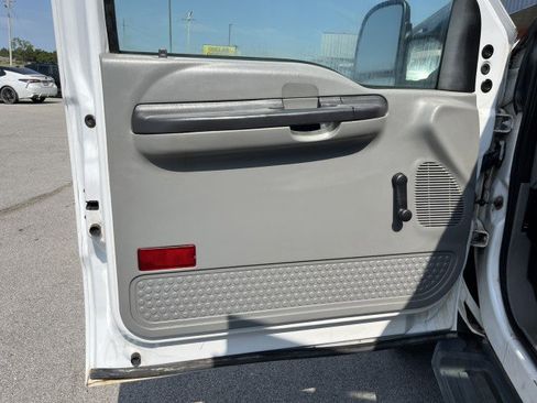 Used 2007 Ford F550 4x4 Regular Cab Super Duty image 24