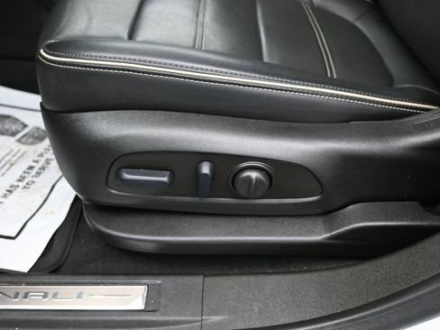 Used 2023 GMC Acadia Denali w/ Denali Ultimate Package image 10