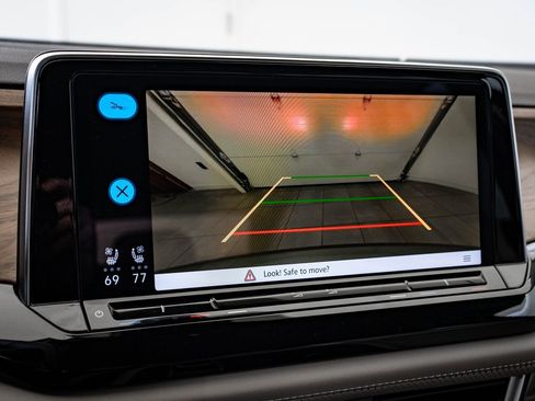 Used 2024 Volkswagen Atlas SE image 31