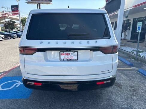 Used 2024 Jeep Wagoneer Series II w/ Flexible Seating Group RWD image 5