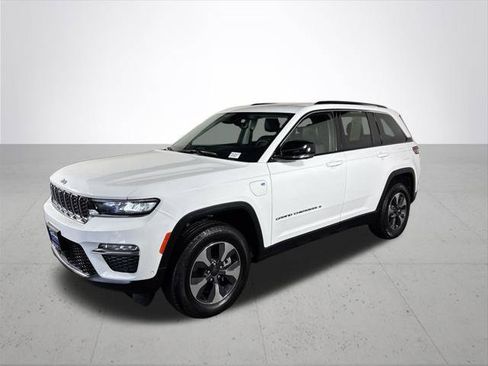 Certified 2023 Jeep Grand Cherokee 4WD 4xe w/ Luxury Tech Group II image 2