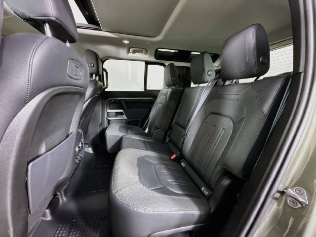 Used 2020 Land Rover Defender 110 First Edition AWD/4WD image 24