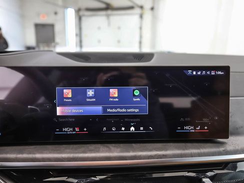 New 2026 BMW X5 xDrive50e image 17