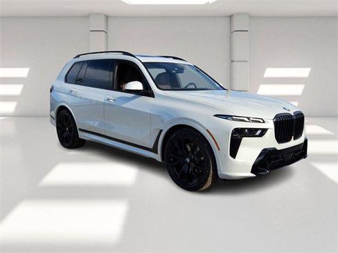 Used 2024 BMW X7 xDrive40i w/ Executive Package image 7