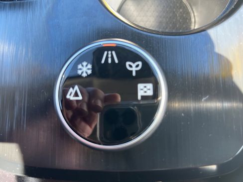 Used 2022 Nissan Rogue SV image 19