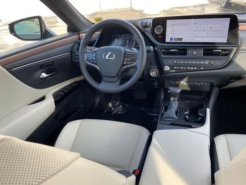 Used 2025 Lexus ES 350 350 w/ Premium Package image 13