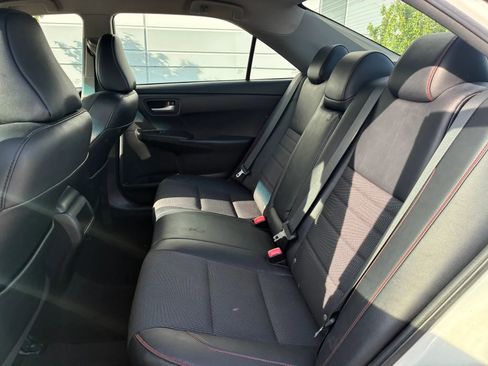 Used 2017 Toyota Camry SE FWD image 13