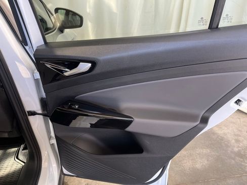 Used 2021 Volkswagen ID.4 Pro S w/ Gradient Package image 23