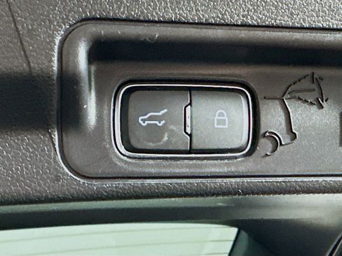 Used 2021 Ford Explorer XLT w/ Equipment Group 202A image 30