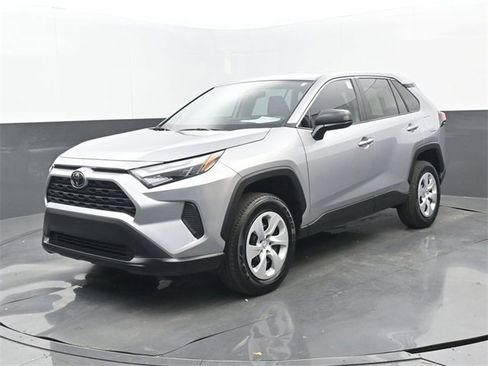 Used 2023 Toyota RAV4 LE image 22