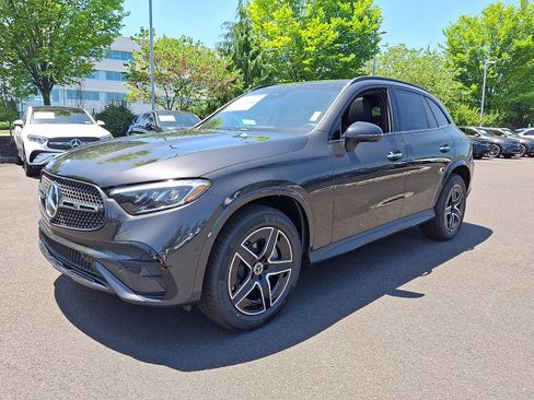 New 2025 Mercedes-Benz GLC 300 4MATIC image 3