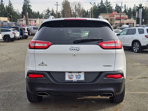 Used 2018 Jeep Cherokee Latitude Plus w/ Comfort/Convenience Group image 7